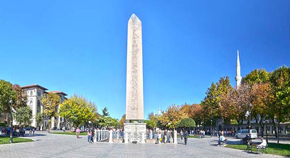 Visit the historic district of Istanbul Sultanahmet